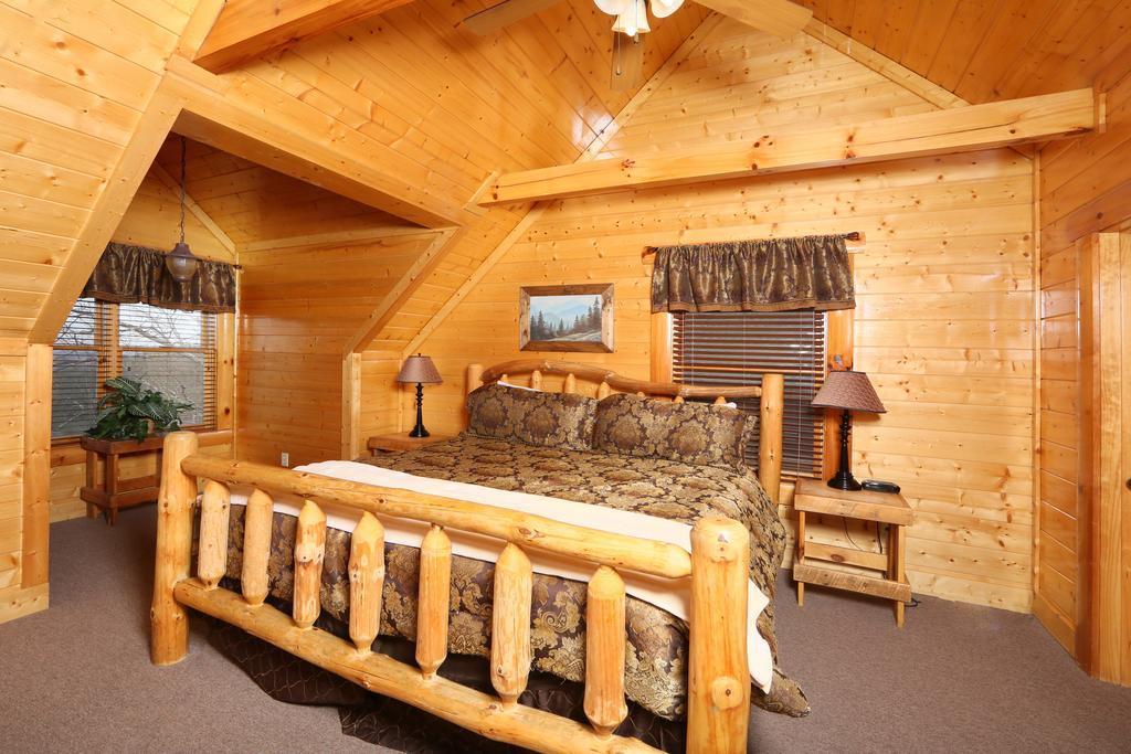 Rising Eagle Lodge - Eight Bedroom Pigeon Forge Bagian luar foto