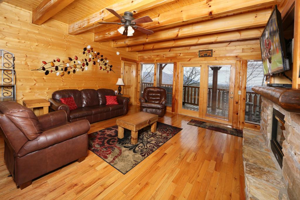Rising Eagle Lodge - Eight Bedroom Pigeon Forge Bagian luar foto